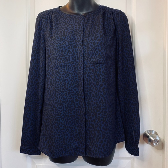 LOFT Woman’s Blue Button Down Cheetah Print Top XS - Picture 10 of 10